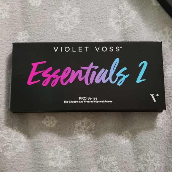 🔥 3 for $30 🔥 BRAND NEW Violet Voss Essentials 2 - Picture 3 of 3